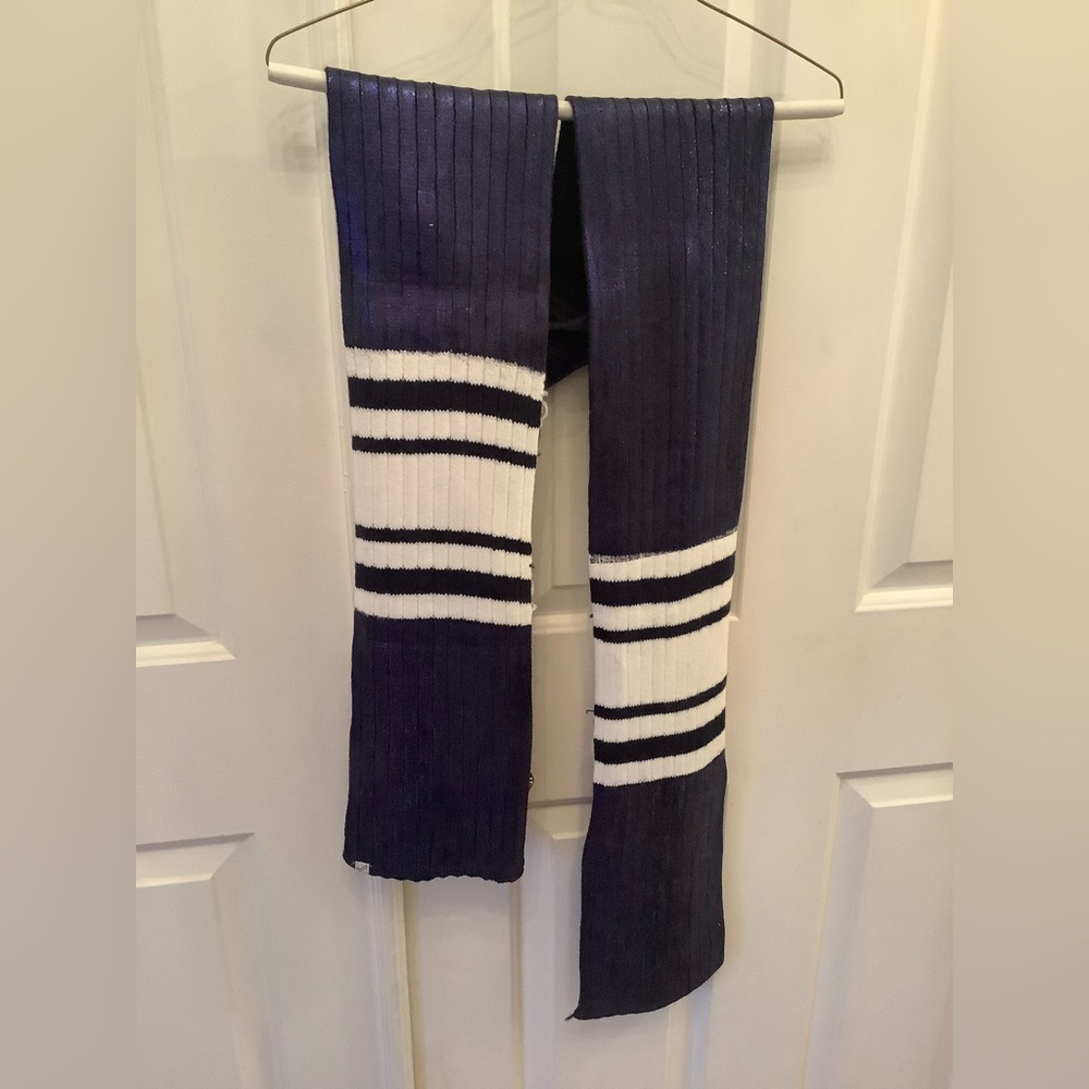 Juicy couture shiny scarf